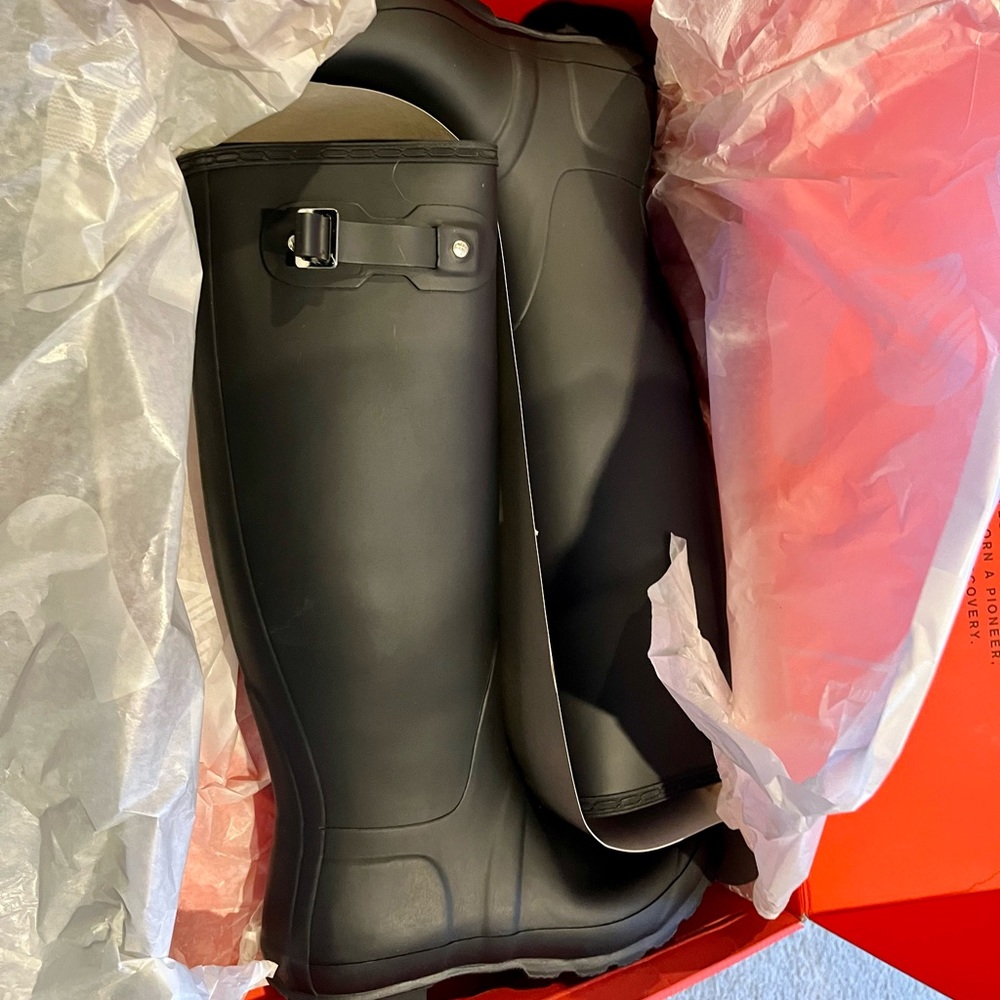Hunter original tall black size 8